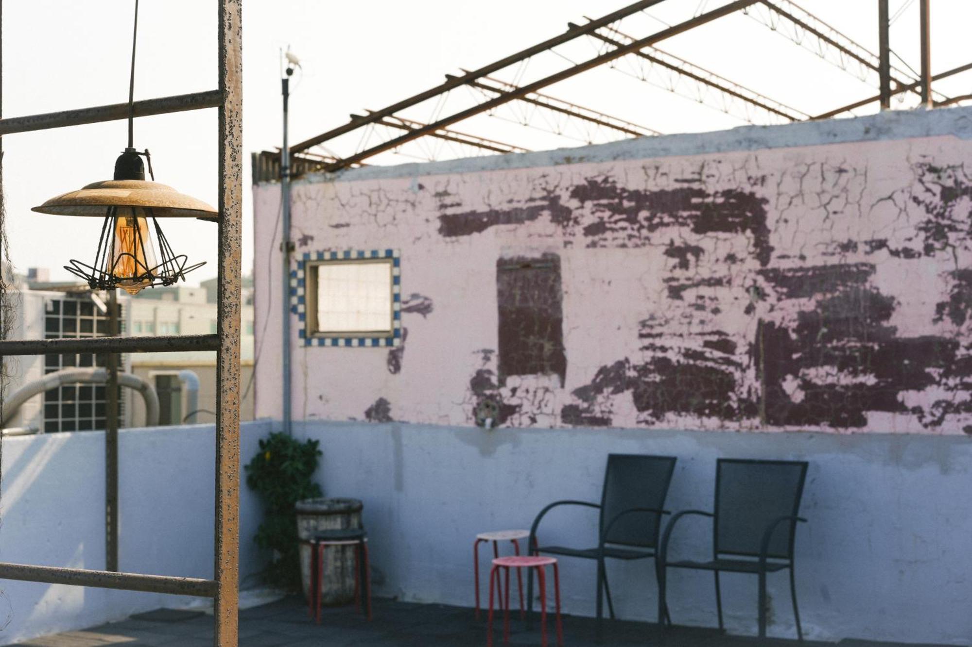 Loft18 Hostel Tainan Exterior foto