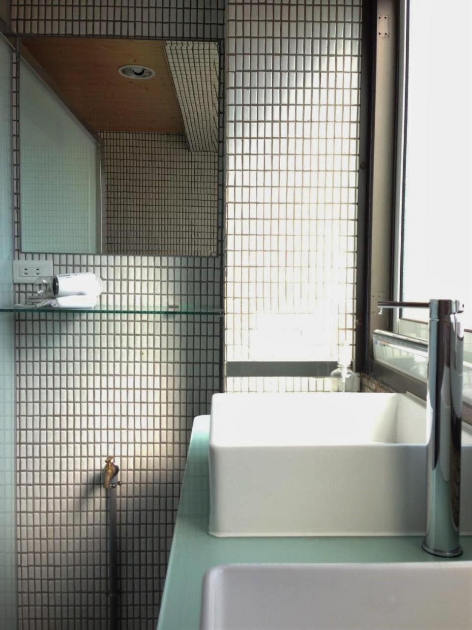 Loft18 Hostel Tainan Exterior foto